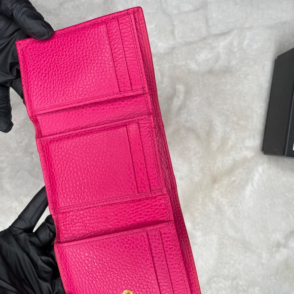 GUCCI MARMONT PETITE TRIFOLD WALLET - Picture 2 of 12